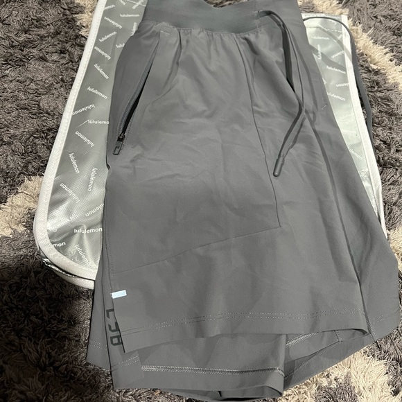 ~SOLD Lululemon license to train short 7” - Picture 9 of 11